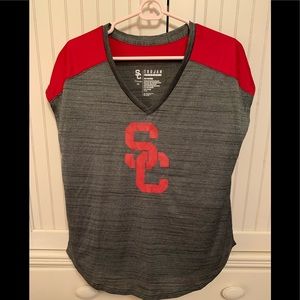Medium USC school shirt
